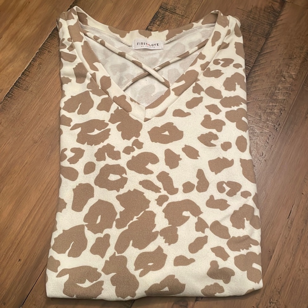 First Love by Lovelin Large Light Sweater Like New